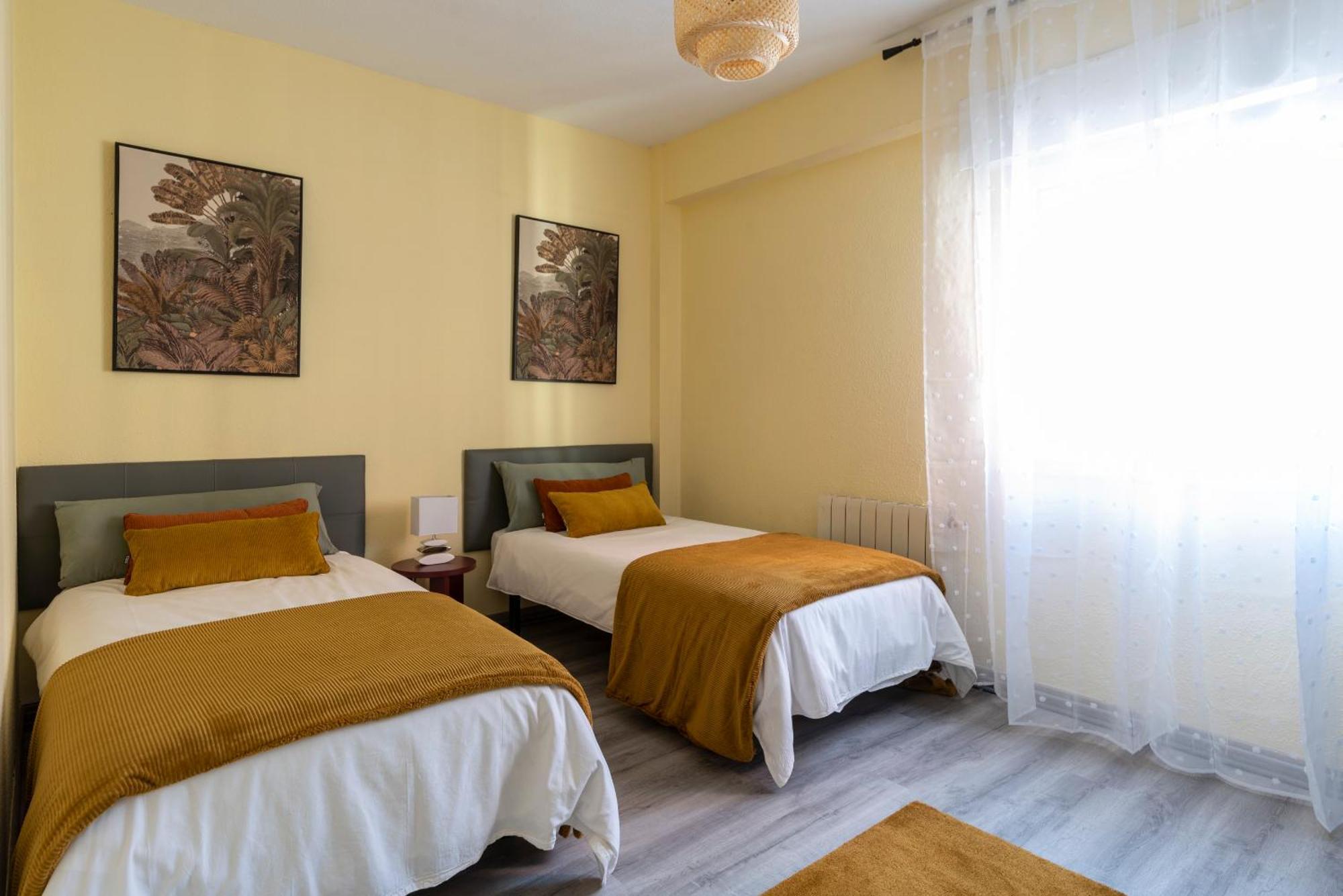 Apartamento Cerca Estaciones Santander Bagian luar foto